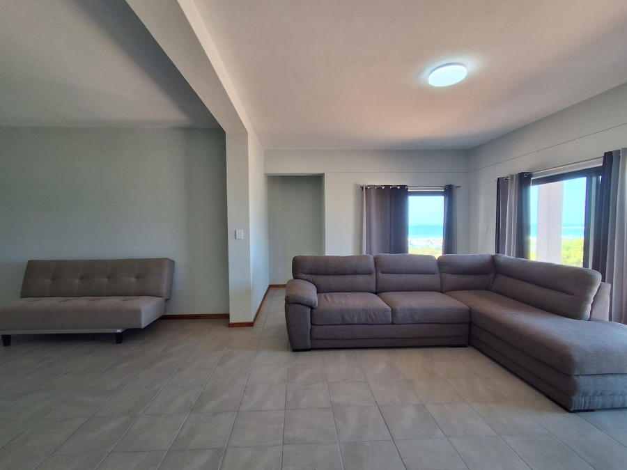 5 Bedroom Property for Sale in Stilbaai Oos Western Cape